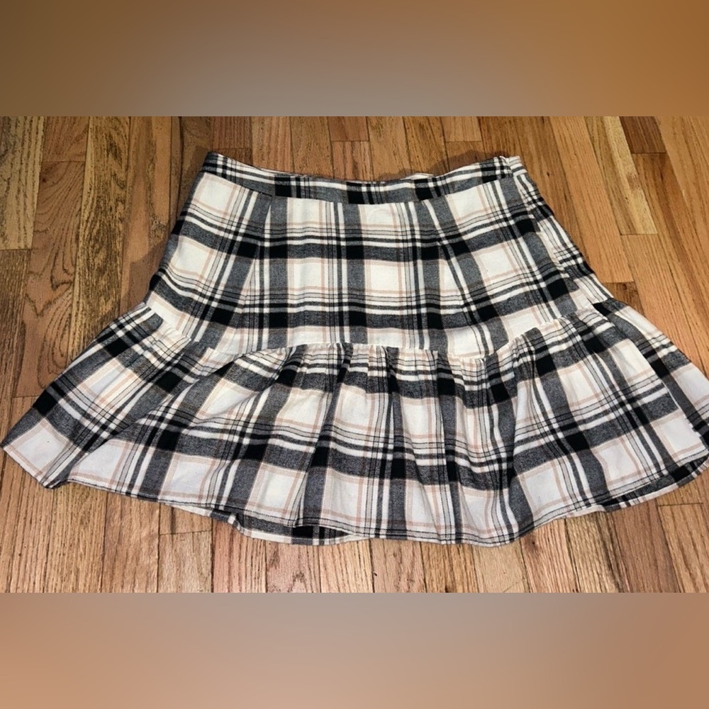 Soft Plaid Beige Skirt